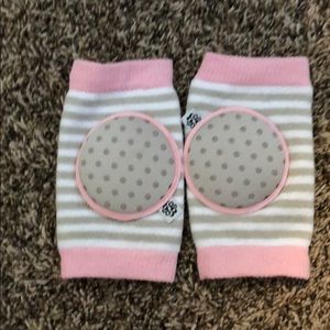 NWOT baby knee pads